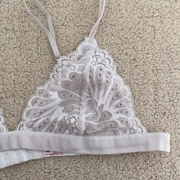 Urban Outfitters lace bralette - Picture 4 of 4